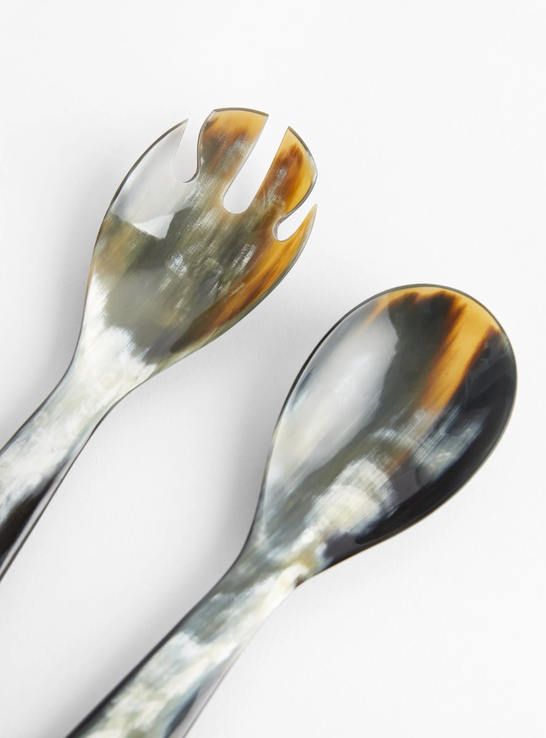 Big cutlery in marbled black horn
