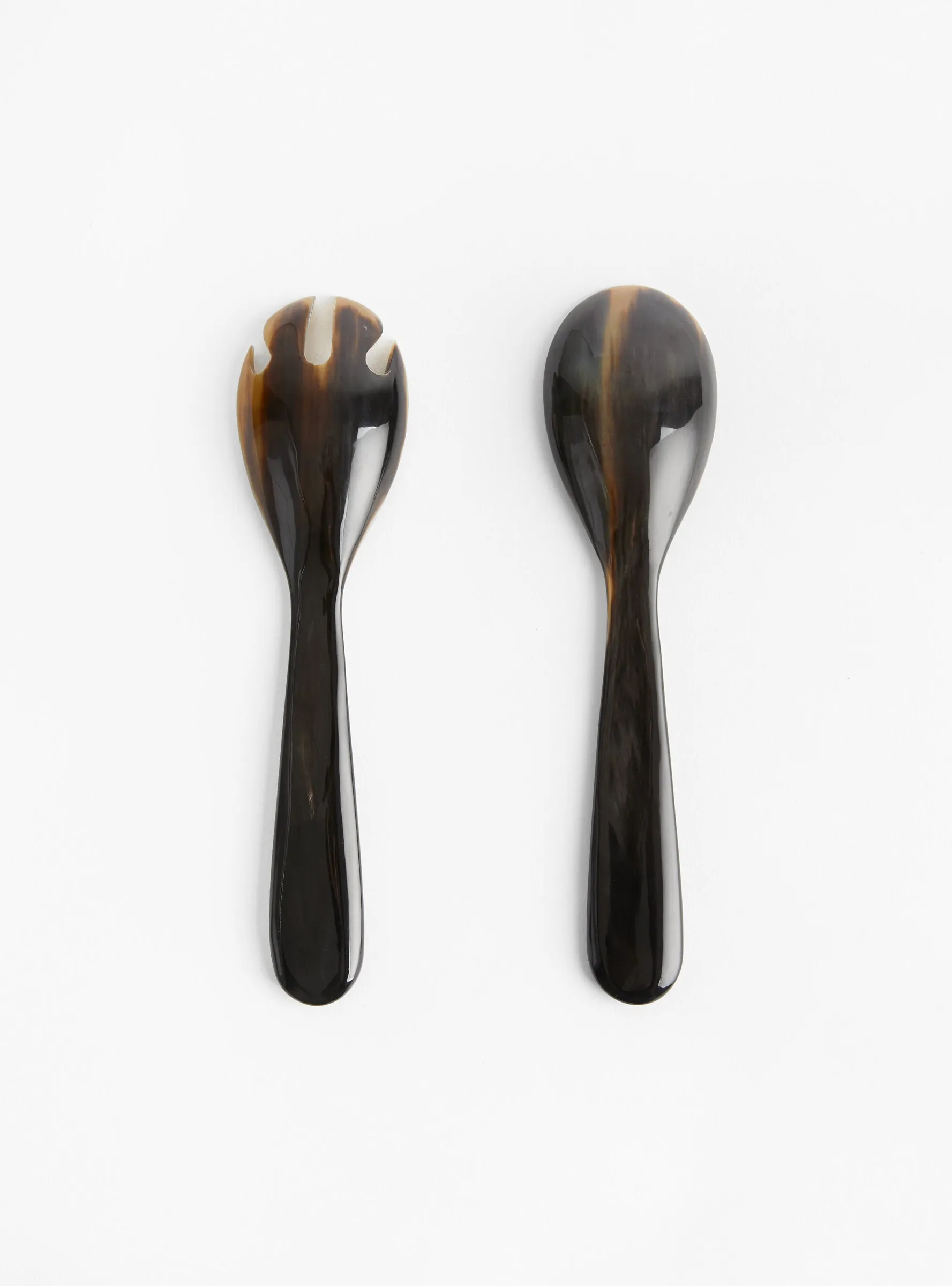 Big cutlery in marbled black horn