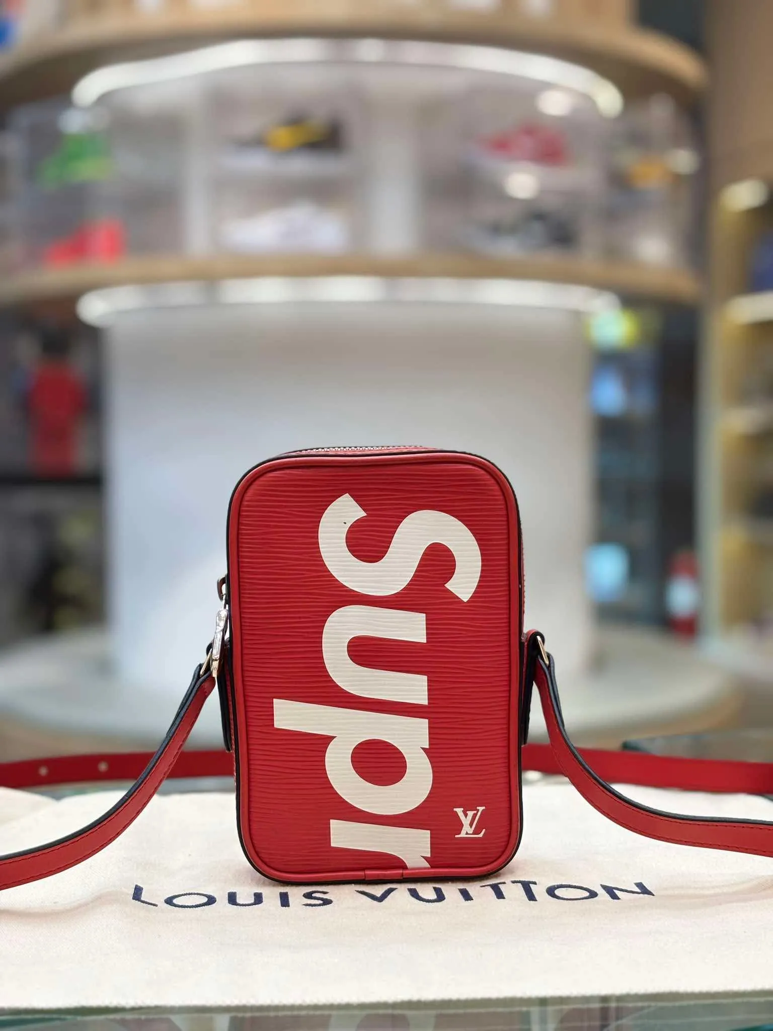 Louis Vuitton x Supreme DanubeEpi PPM Red (Pre-owned)